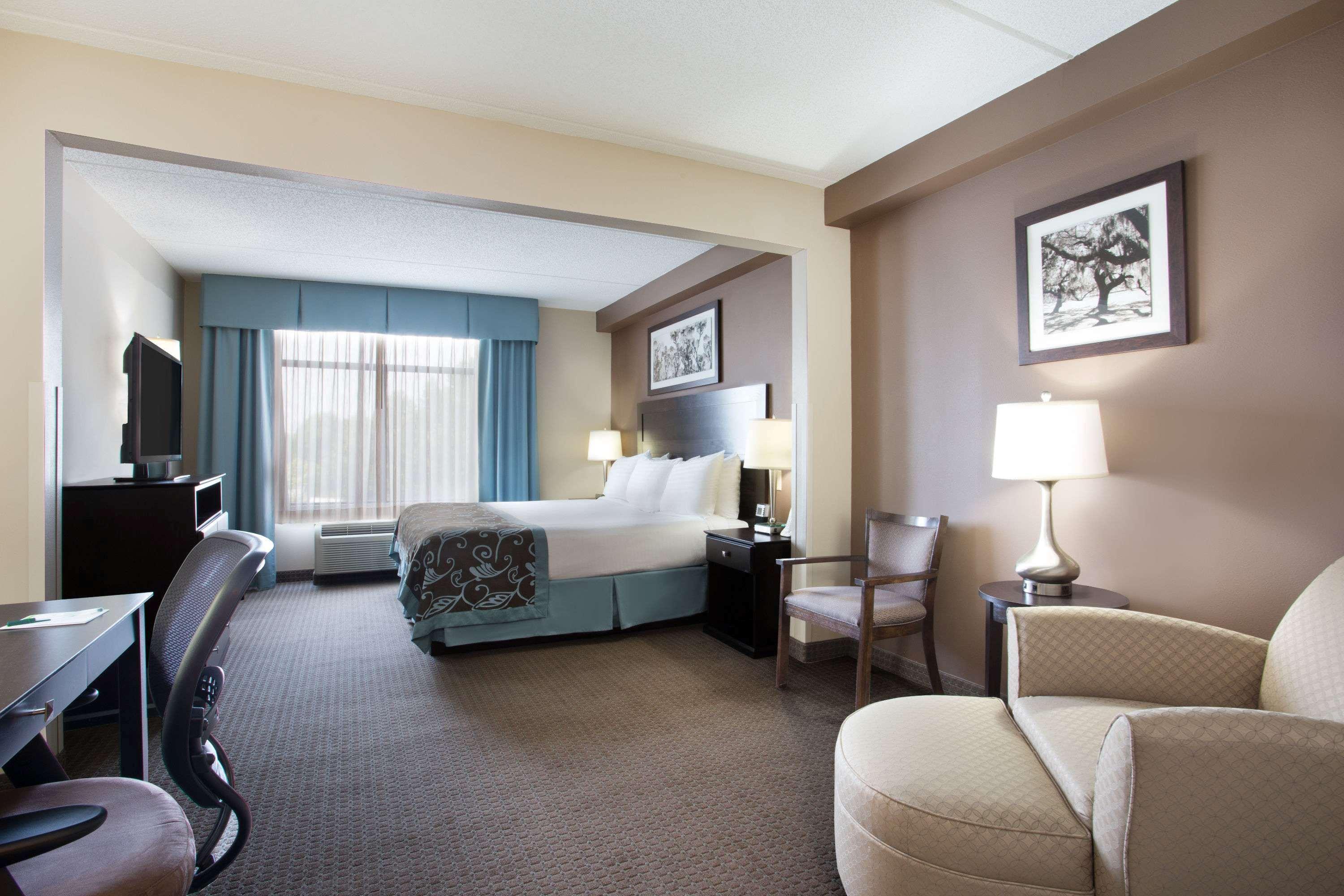 Wingate By Wyndham Garner/Raleigh South Hotel Exterior photo