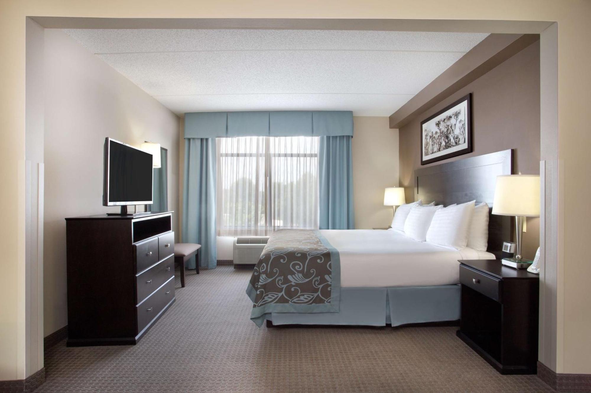 Wingate By Wyndham Garner/Raleigh South Hotel Exterior photo